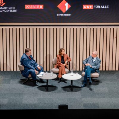 PH25_Dienstag_Dialog_1©StefanieLässer-28.jpg