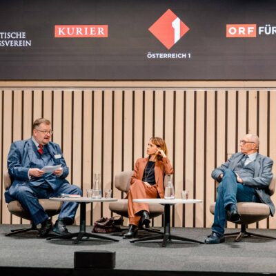 PH25_Dienstag_Dialog_1©StefanieLässer-8.jpg